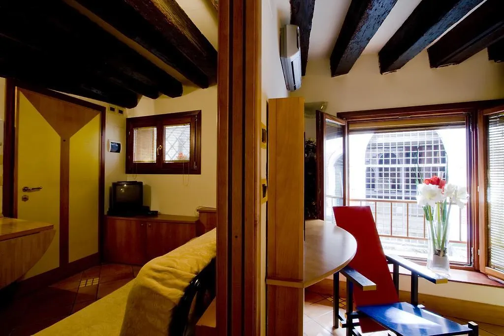 I Gioielli Del Doge - Topazio Venice 0*,